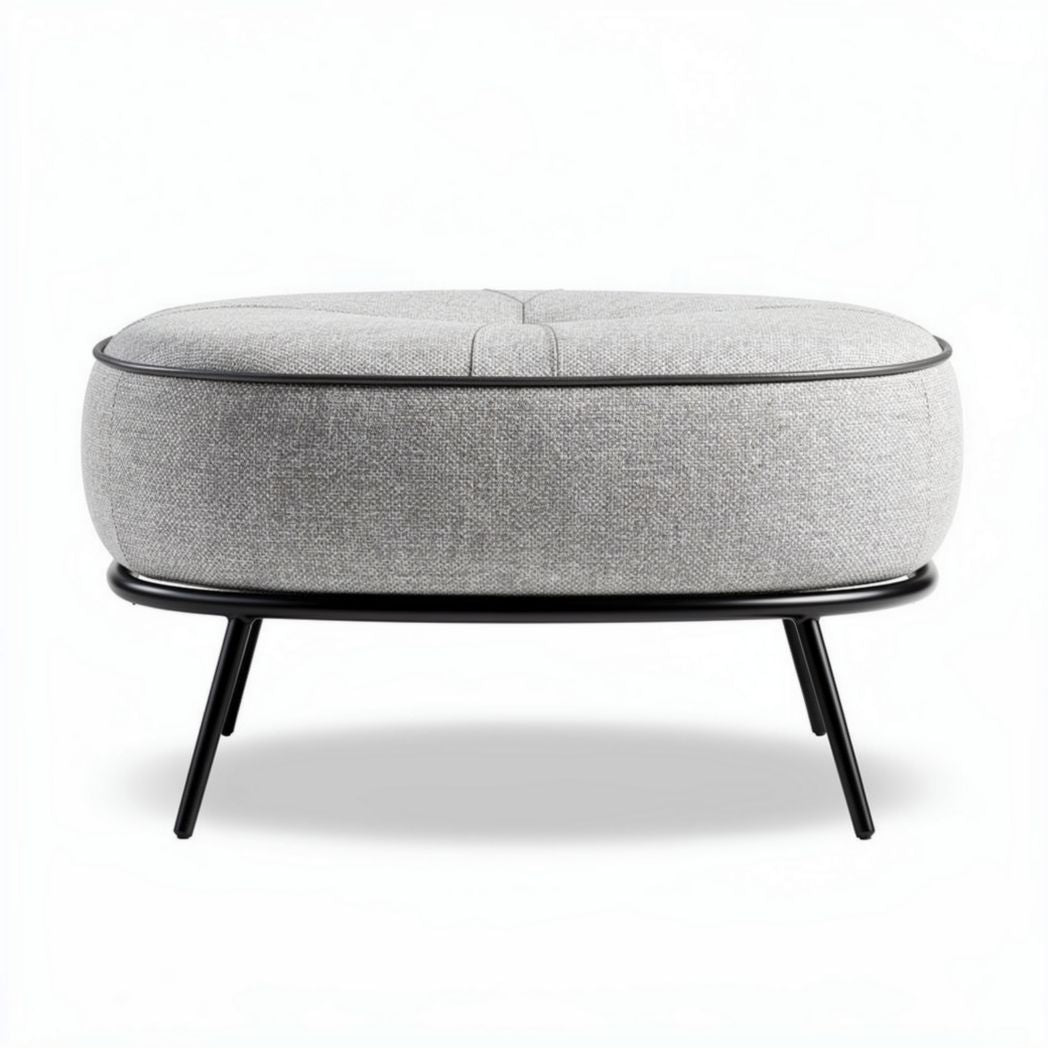 Houdbare grijze poef van stof met zwart metalen frame 80 x 80 x 40cm